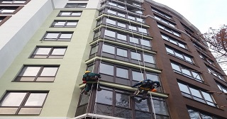 Установка крыши на балкон Печора цена от 1020 руб. м/2.